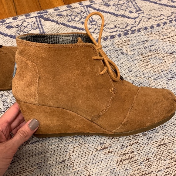 TOMS suede wedges! - Picture 4 of 4